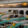 Cómo instalar cables de fibra óptica